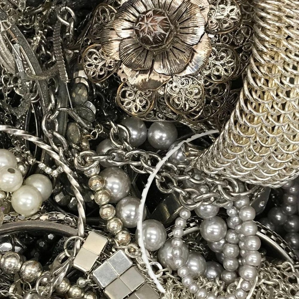 5lbs Bulk Vintage to Now Costume Wearable Women Jewelry Silver Tone Necklace